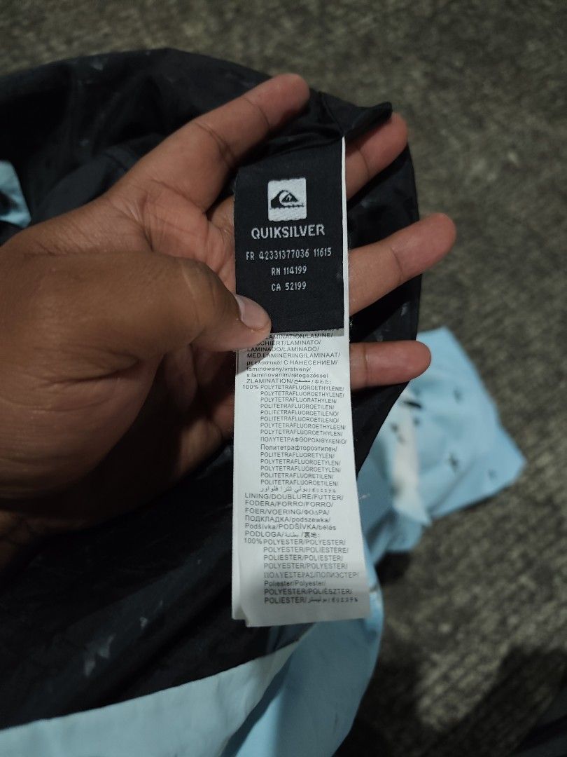 Quiksilver Goretex Windbreaker Jacket 🔥 (Category: Coats, Jackets and Outerwear) located in Tabaco. Submitted by thrifttobecool (Listing ID 1469535245, Image 3). Description: Very Good Condition 💯 9.7/10 Color Rate 💯 22 Width 📌 29.5 Length 📌 Large ✅ issue : stain ( need wash ) 📌 350 ✅ + sf 📌 Location Bicol ✅.