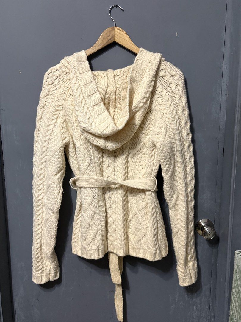 Ralp Lauren Lambs Wool Cable Knit Jacket (Category: Coats, Jackets and Outerwear) located in Iloilo. Submitted by bygone.ph (Listing ID 1469420642, Image 2). Description: 19.5x25.5.