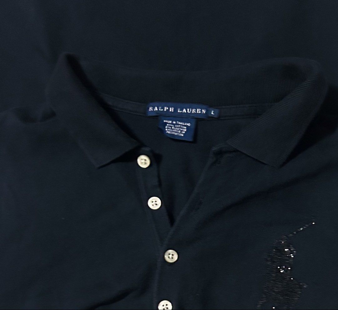 RALPH LAUREN (Category: Shirts) located in Davao. Submitted by sart0ria85 (Listing ID 1469549421, Image 3). Description: A classic polo shirt in black with the polo logo in black sequins. A rare find. 97%COTTON 3%ELASTANE MADE IN THAILAND 🇹🇭 LARGE. Size 8 EXCELLENT CONDITION (90/100) .