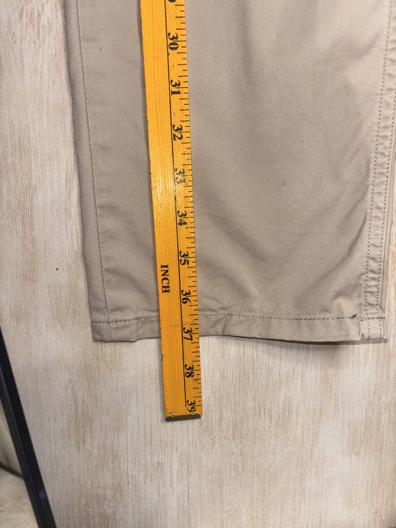 RALPH LAUREN CHINO PANTS (Category: Chinos) located in Cabuyao City. Submitted by pormanation-thrift-store (Listing ID 1469425248, Image 3). Description: RALPH LAUREN CHINO PANTS Condition: EXCELLENT Color rate: 9.5/10 Size: 32”W Dimes: 34”Wx37”L Issue: NONE✅ Price: 1500.