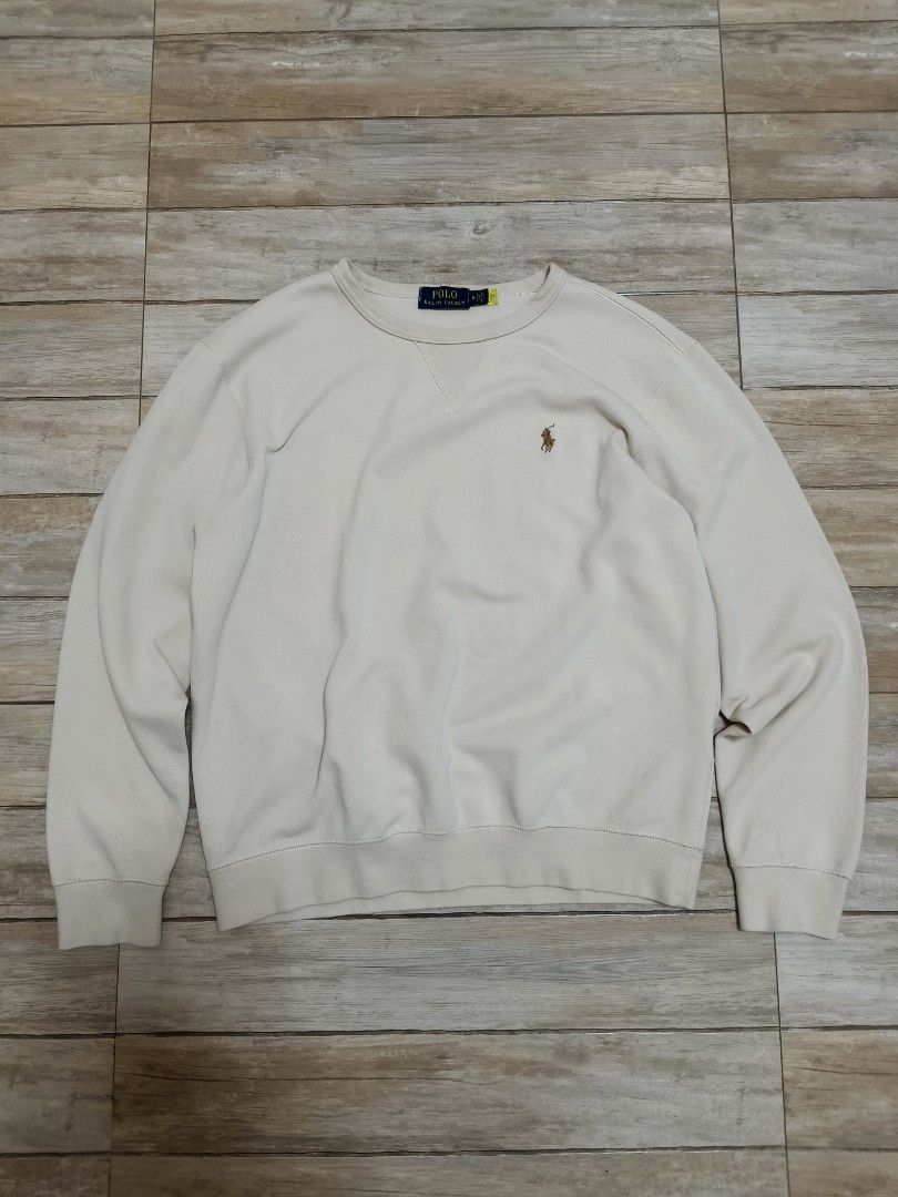 Polo Ralph Lauren crewneck (Category: Coats, Jackets and Outerwear) located in Siniloan. Submitted by talktotheroses (Listing ID 1469423454, Image 1). Description: like new no issue.