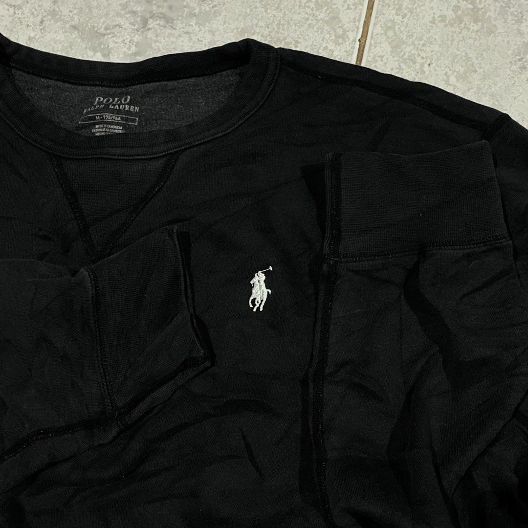 RALPH LAUREN CREWNECK (Category: Coats, Jackets and Outerwear) located in Bacolod City. Submitted by thriftedfits. (Listing ID 1469541931, Image 2). Description: 𝗥𝗔𝗟𝗣𝗛 𝗟𝗔𝗨𝗥𝗘𝗡 𝗖𝗥𝗘𝗪𝗡𝗘𝗖𝗞 ♻️ Size: M on tag | best fit M-L Womens Measurements:23” width / 25” length Condition: Lightly Used (8.5/10 Color rate) Flaws: None, signs of use only Price: ₱380 + shipping fee 🏷️ Mode of Payment: GCash / Bank Courier: J&T Express (nationwide).
