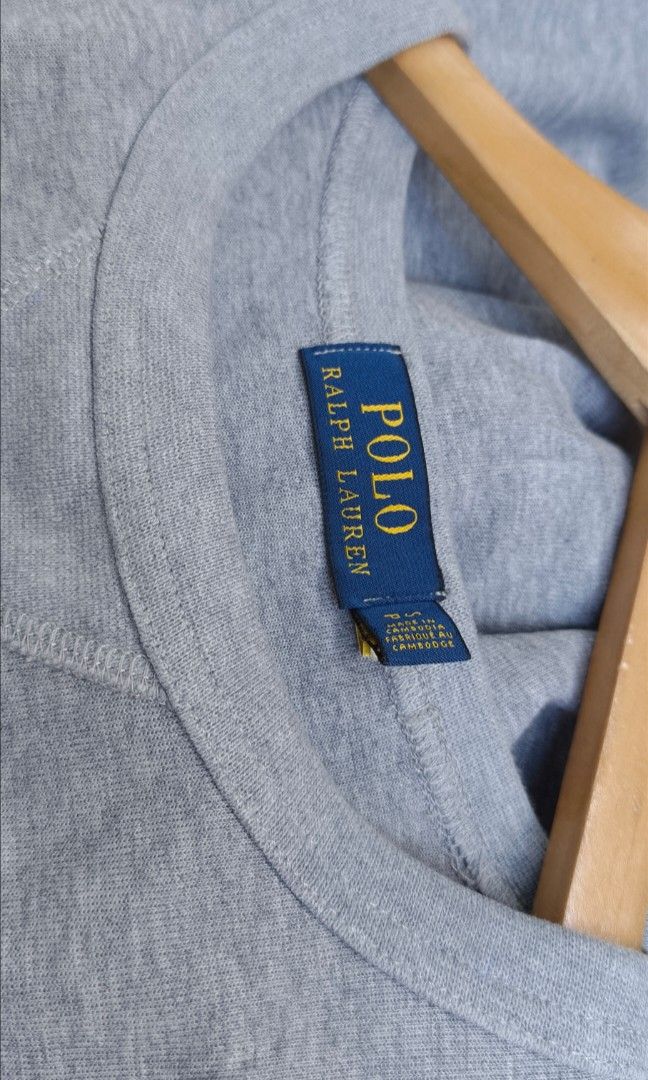 Ralph Lauren Small Pony Crew Neck (Category: Luxury Apparel) located in Rizal. Submitted by cogeothriftapparel (Listing ID 1469508620, Image 3). Description: ‎Discription: Ralph Lauren V-Neck insert Crewneck Embroid Small Pony (GRAY) ‎ ‎‎ This crewneck sweatshirt pays homage to mid-century athletic wear with its signature ribbed V-insert at the collar while utilizing modern fabrication. Crafted from a blend of cotton and viscose, it offers a soft