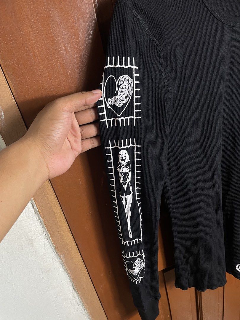 Rare chrome hearts deadlydoll waffle sweater (Category: Activewear) located in Urdaneta. Submitted by northdrops_asian (Listing ID 1469503074, Image 3). Description: Excellent condition .