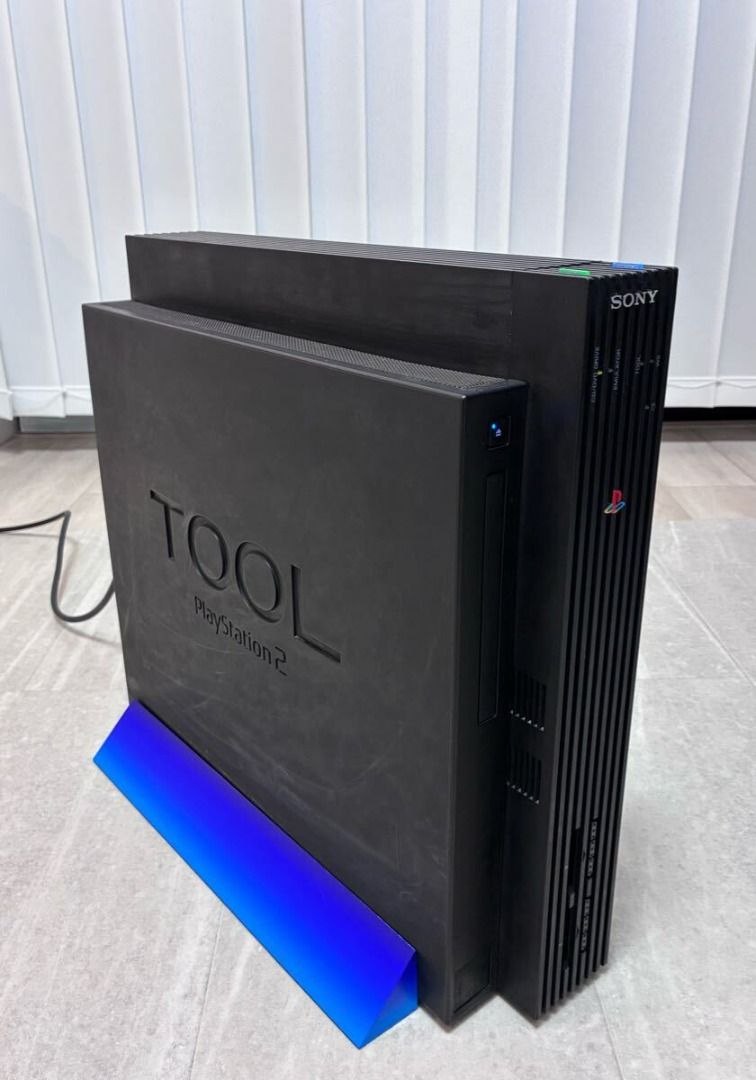 Rare Development Hardware: Sony PS2 TOOL DTL-T10000 (PlayStation 2) (Category: PlayStation) located in Caloocan City. Submitted by letao_shopping_ph (Listing ID 1469415415, Image 1). Description: [Brand] SONY [Product Name] PlayStation 2 TOOL [Model Number] DTL-T10000 [Color] Black [Condition] Poor overall condition [Included Items] Main unit, vertical stand *Power/connection cables are not included. [Specifications/Reference] CPU: Emotion Engine