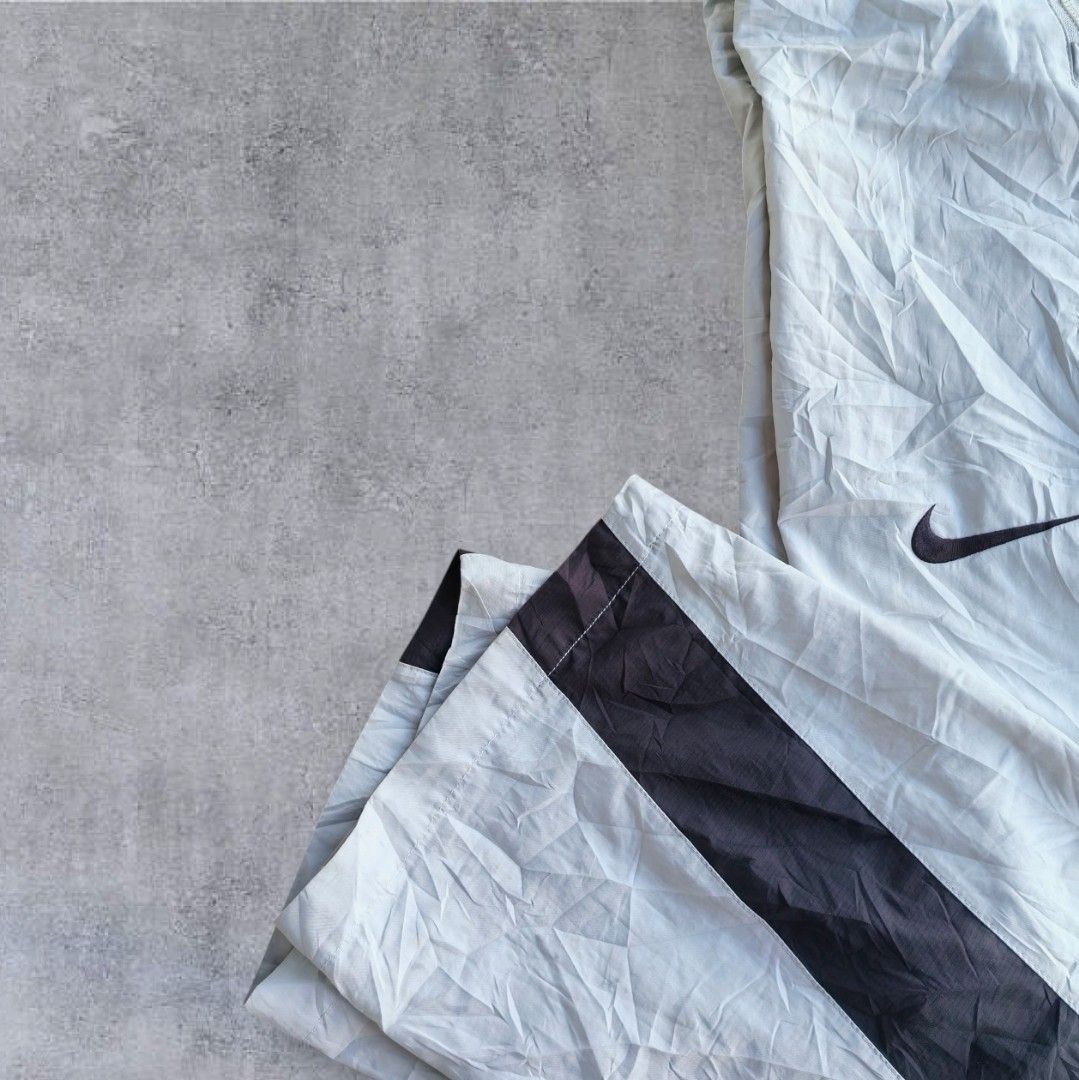 Rare Nike Trackpants Embroidered (Category: Activewear) located in Pasig City. Submitted by j.ownerss (Listing ID 1469519551, Image 3). Description: FOR SALE‼️RARE NIKE TRACKPANTS‼️ ₱750 ONLY Logo Embroidered 2 zip pockets Double lining Condition: 9.5/10 Flaws: needs wash only Waistline: 20-36 Length: 38 Hem: 9.5 Pickup: Allegra Garden Place Pasig Delivery via Lalamove or J&T courier, strictly payments first through GCash or MariBank Open for res