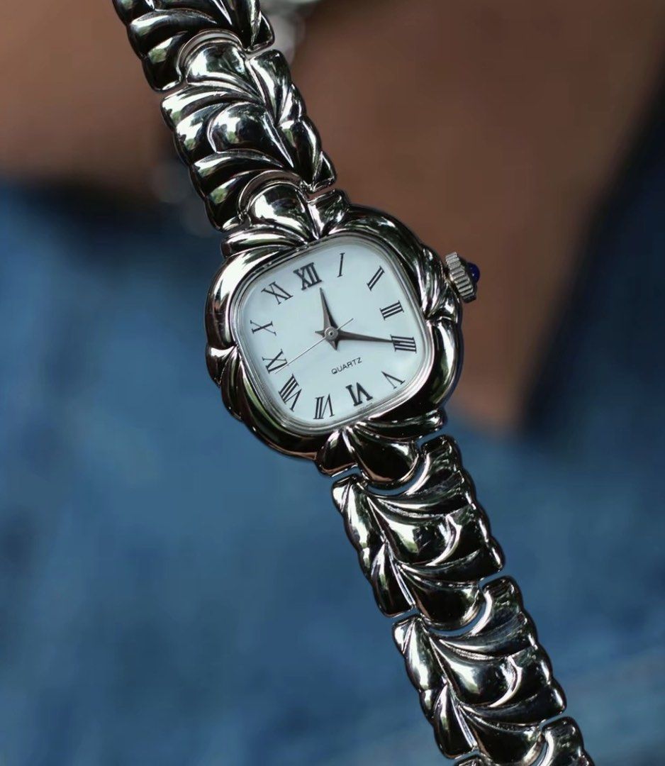 (Rare) Noevir Art Deco watch (Category: Women's Watches) located in Mandaluyong City. Submitted by coco.label (Listing ID 1469542941, Image 1). Description: .