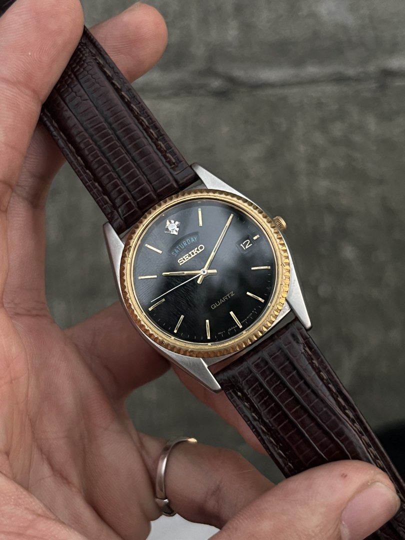 Rare Seiko “President “ (Category: Women's Watches) located in Manila. Submitted by malungkotnaa-55542 (Listing ID 1469408799, Image 1). Description: Vintage Seiko 7N43-8119 “President” style (April 1994). Features a striking black dial with gold fluted bezel and a diamond accent at 12 o’clock. 🖤✨ •Model : 7N43-8119 •Movement : Quartz •Caliber : 7N43 •Case : Steel •Case Size : 36 mm •Lug : 20mm •Dial : Black with Diamond at 12 •Crystal : Hardlex