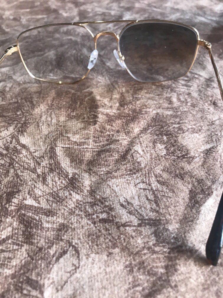 Rayban frame Only original (Category: Sunglasses & Eyewear) located in Baguio. Submitted by agozun61 (Listing ID 1469399262, Image 2). Description: Rayban frame only gold plated.issue one side frame is missing .frame in good shape..