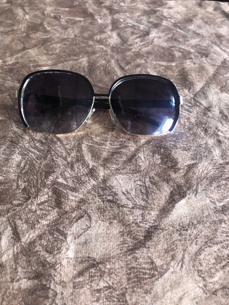 Rayban rb authentic (Category: Sunglasses & Eyewear) located in Baguio. Submitted by agozun61 (Listing ID 1469398401, Image 3). Description: Authentic Rayban Gold plated .size 59 .