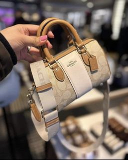 (Category: ) located in . Submitted by authentic_coach_mk_bag_murah (Listing ID 1469520765, Image 1). Description: .