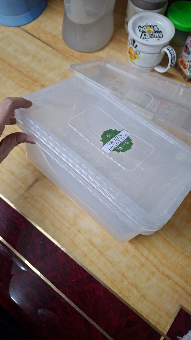 Rectangular and square clear plastic food containers tubs microwave oven safe (Category: Food Organization & Storage) located in Manila. Submitted by daisythejane (Listing ID 1469536166, Image 1). Description: - Clear plastic food containers with secure lids - Includes a mix of rectangular and square stackable tubs - Microwave and oven safe for versatile heating - Perfect for meal prep, pantry organization, and leftovers - take all set: 6 pcs Big