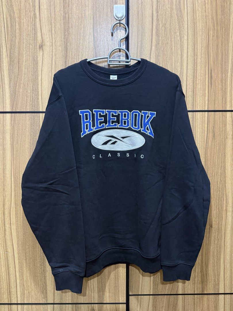 Reebok - Pullover - Size Large Mens 28.5 x 24 (Category: Coats, Jackets and Outerwear) located in Paranaque City. Submitted by jd7_prelovedclothing (Listing ID 1469483534, Image 1). Description: Length 28.5in x Width 24in No issue. 1x used in travel then tago na sa cabinet. Not thrifted.