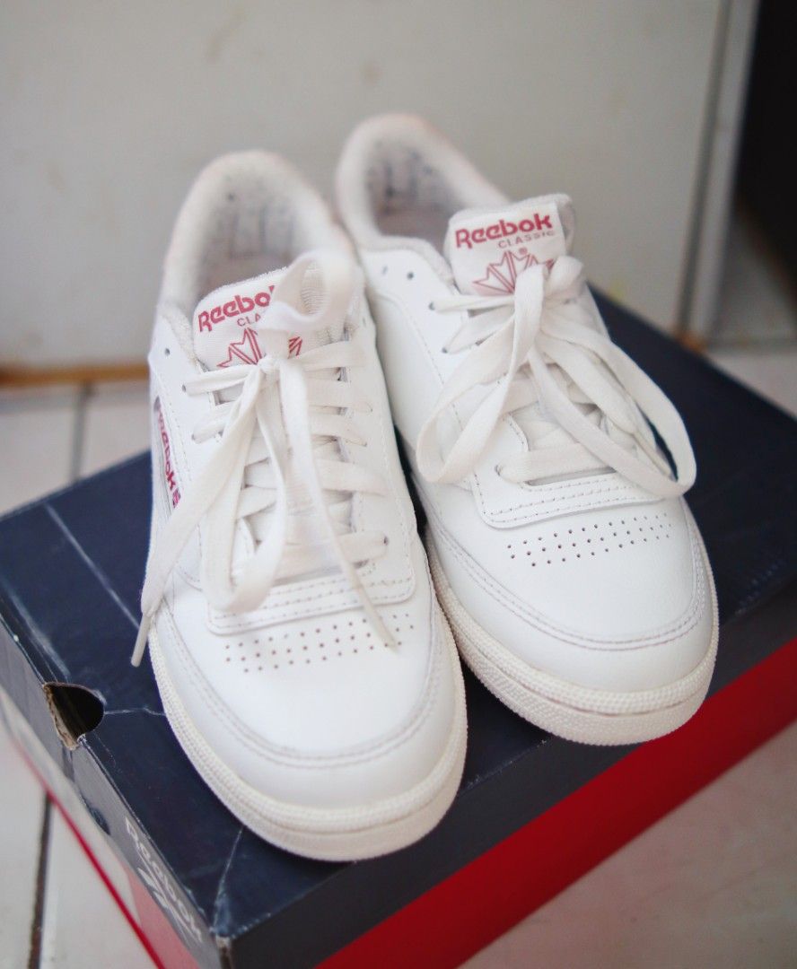 Reebok Club C Pink (Category: Sneakers) located in Marikina City. Submitted by iamnicolefaller (Listing ID 1469427632, Image 1). Description: Reebok Club C in Pink Original Bought at Sneakyard (🟠app) Size 6.5, UK4, 23.5cm Selling for Php1499 Originally bought for 3.2k+ With box pa. May socks stains sa may soles (due to black socks used) Good as new pa. RFS: Not using anymore Mop: BPI, Gcash Shipping via Lala, Grab, J&T 📍Marikina City No meetups
