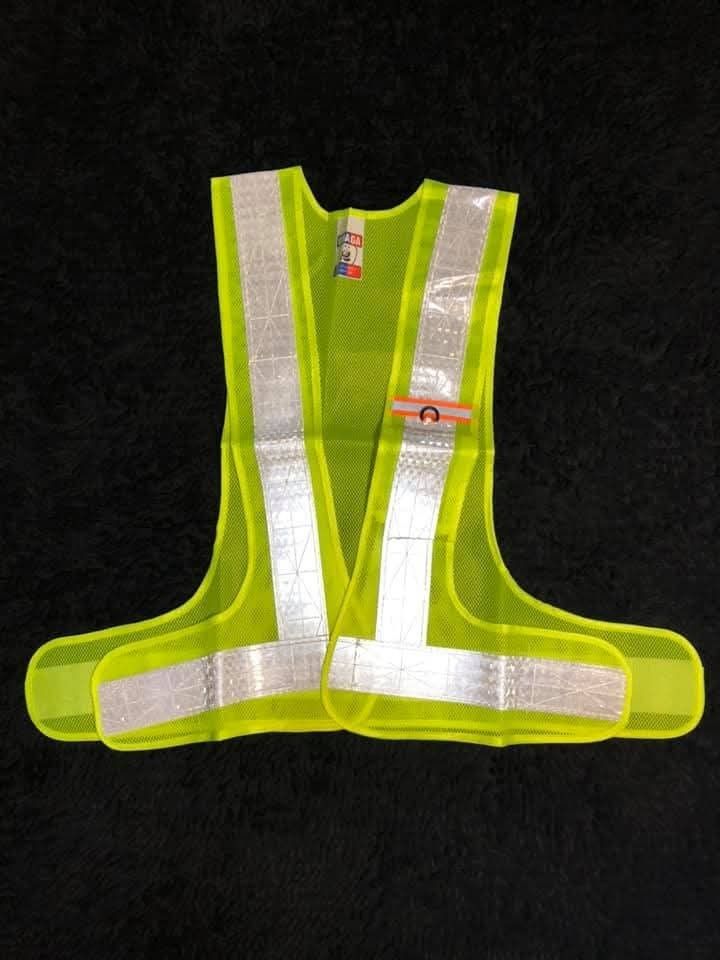 Reflective Safety Vest High Visibility Construction Workwear (Category: Vests) located in Manila. Submitted by njgingo09238373 (Listing ID 1469412001, Image 3). Description: - Condition: Brand new in original packaging - Colors available: Neon yellow, orange, and black mesh - Safety features: Reflective stripes across shoulders, chest, and waist for high visibility - Design: Lightweight, breathable mesh with a convenient front Velcro closure - Id