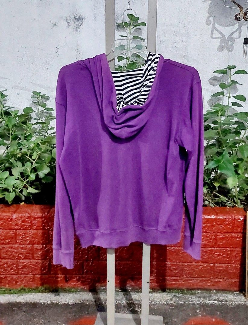 Religion, Hooded Cotton Jacket, Size L (Category: Coats, Jackets and Outerwear) located in Quezon City. Submitted by donjie (Listing ID 1469505402, Image 3). Description: Jacket Religion Hooded Cotton Size L 2 front pockets.