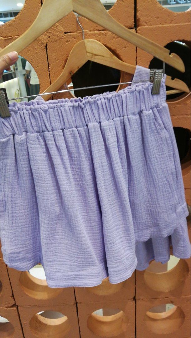 Renegade Folk Daydream Set (Category: Sets or Coordinates) located in Quezon City. Submitted by pre.by.a (Listing ID 1469518696, Image 3). Description: Worn once Top - M Shorts - L to XL .