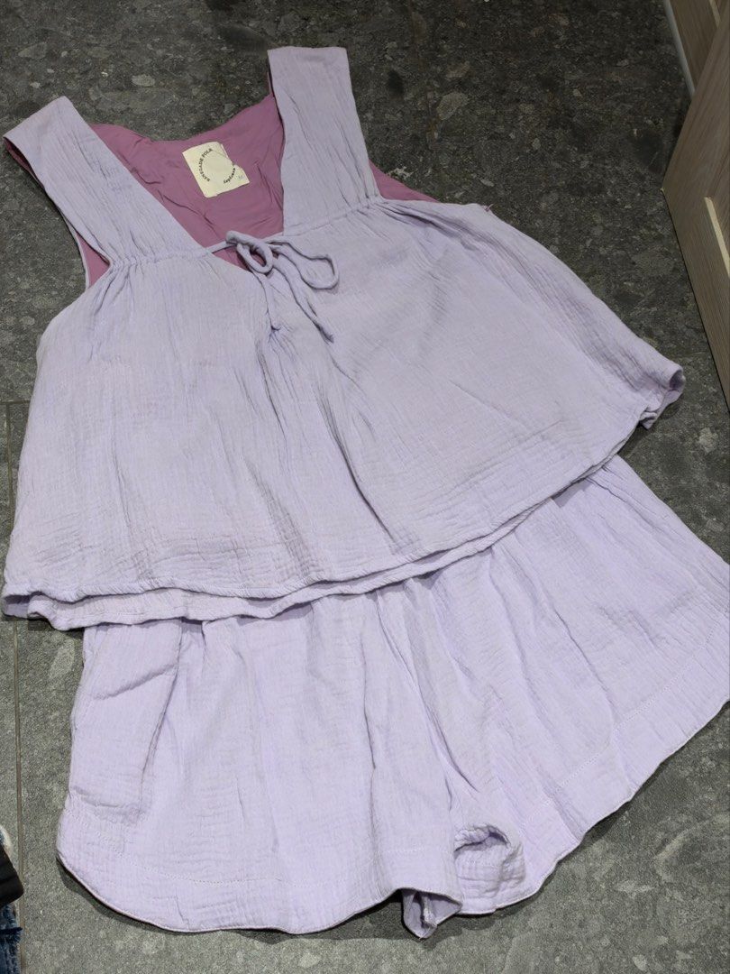 Renegade Folk Daydream Set (Category: Sets or Coordinates) located in Quezon City. Submitted by pre.by.a (Listing ID 1469518696, Image 1). Description: Worn once Top - M Shorts - L to XL .