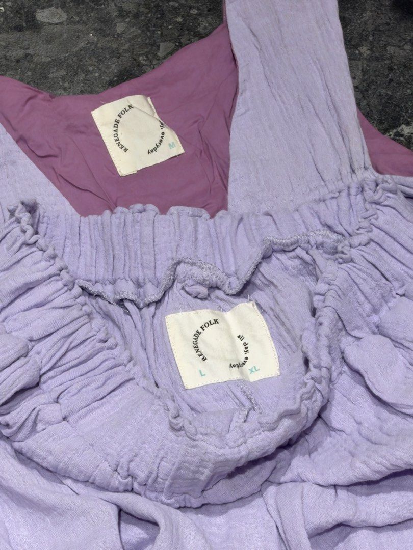 Renegade Folk Daydream Set (Category: Sets or Coordinates) located in Quezon City. Submitted by pre.by.a (Listing ID 1469518696, Image 2). Description: Worn once Top - M Shorts - L to XL .