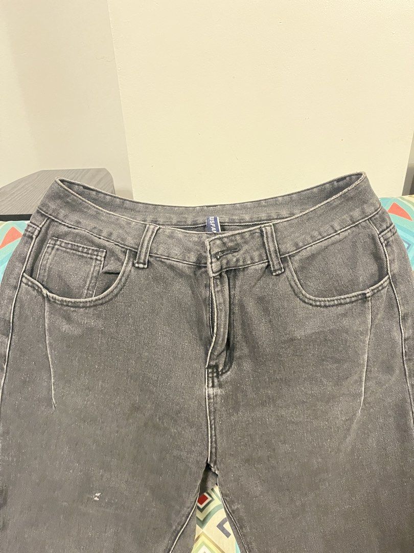 Retro washed gray denim jeans (Category: Jeans) located in Imus. Submitted by gelasclutter (Listing ID 1469543388, Image 1). Description: size: 32in — used once, washed medjo dark gray sa personal pm for more pics & vids loc: cavite, LBC shipping only meet-up: sm dasma.