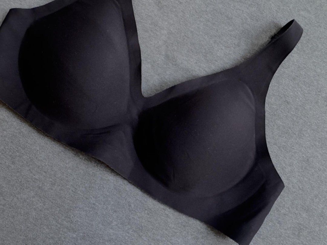 Revolution seemless bra 32C/34Ab (Category: Undergarments & Loungewear) located in Llanera. Submitted by expresclothing (Listing ID 1469512399, Image 2). Description: Size S: Fits standard sizes 32A, 32B, 32C, 34A, and 34B..