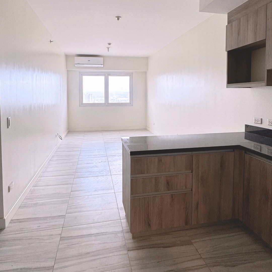 RFO: MAVEN AT CAPITOL COMMONS (Category: Apartments & Condos) located in Pasig City. Submitted by jaimietayag (Listing ID 1469427756, Image 2). Description: 𝐌𝐀𝐕𝐄𝐍 𝐀𝐓 𝐂𝐀𝐏𝐈𝐓𝐎𝐋 𝐂𝐎𝐌𝐌𝐎𝐍𝐒 Location: Capitol Commons, Ortigas Center, Pasig City. Across: Estancia Mall, Unimart, Capitol Commons Park & Metro Manila Subway Station 𝐔𝐧𝐢𝐭𝐬 𝐀𝐯𝐚𝐢𝐥𝐚𝐛𝐥𝐞: ▪️1 Bedroom (45-47sqm) ▫️One of the luxurious project of Ortigas Land ▫️63-sto