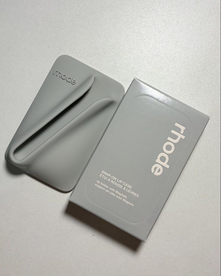 Authentic Grey Rhode Snap-On Lip Case (Category: Cases & Sleeves) located in Las Pinas. Submitted by jiakived (Listing ID 1469531602, Image 1). Description: - AUTHENTIC - NEVER BEEN USED - rfs: this is just an extra - bought from justskinstore on orange app - last price posted - NO RETURN/REFUND - mop: gcash/maribank - mod: jnt (STRICTLY NO COD).