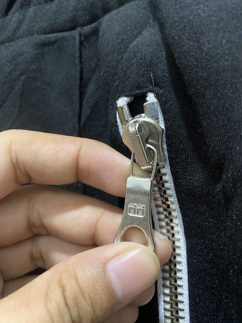 Rhude (Category: Joggers) located in Manila. Submitted by hell_market (Listing ID 1469534979, Image 3). Description: .