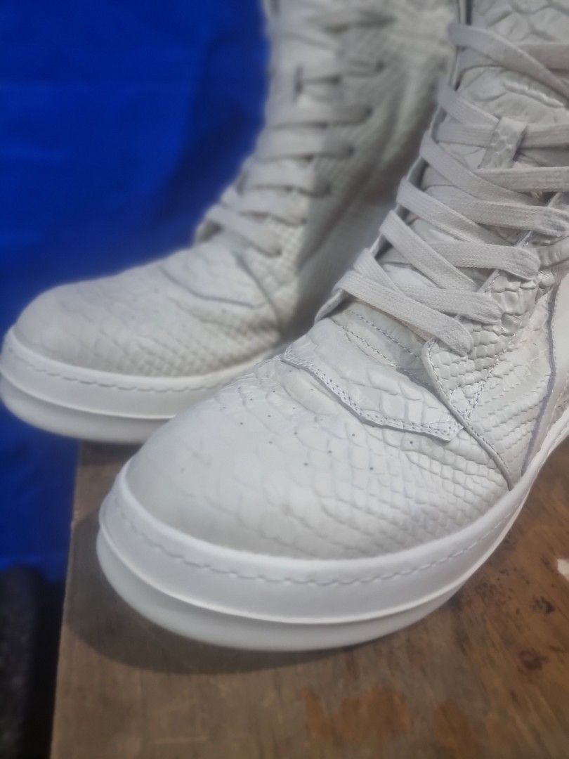 Rick owens (Category: Sneakers) located in Baguio. Submitted by yumiii07 (Listing ID 1469428626, Image 3). Description: size 10 like new.