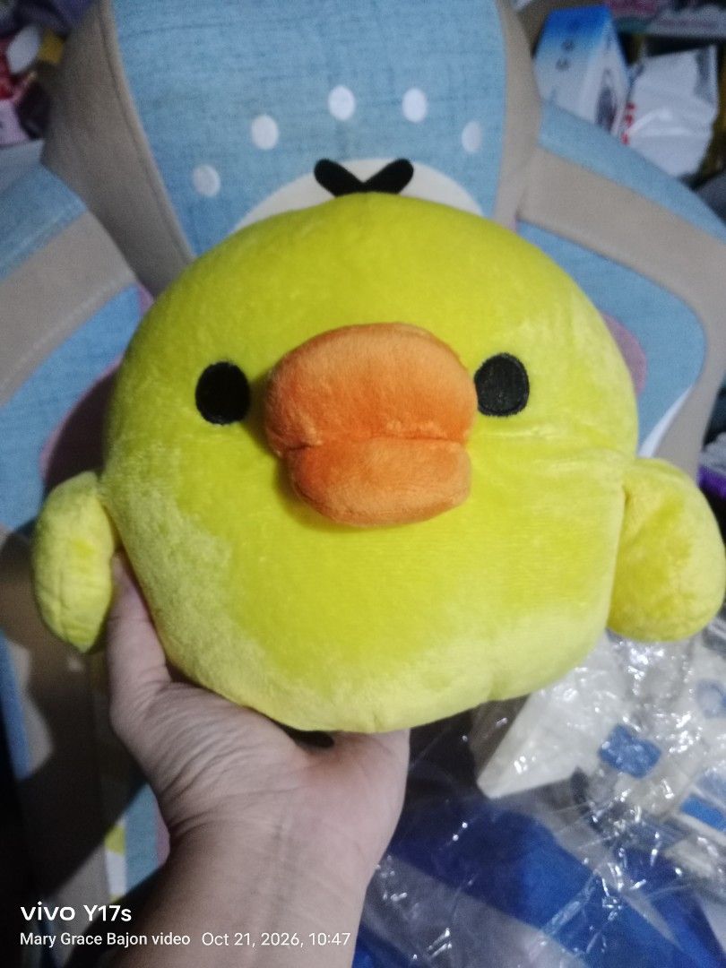 Rilakkuma bundle bawal sa maselan (Category: Plushies & Soft Toys) located in Muntinlupa City. Submitted by periwinklefairy23 (Listing ID 1469534581, Image 2). Description: - Vibrant yellow plush duck toy - Features a cute black beak and embroidered eyes - Hidden zipper compartment at the back for small items - Rilakkuma tag attached near the opening - Made from ultra-soft fabric material - Perfect for gifts, fans, and collectors.