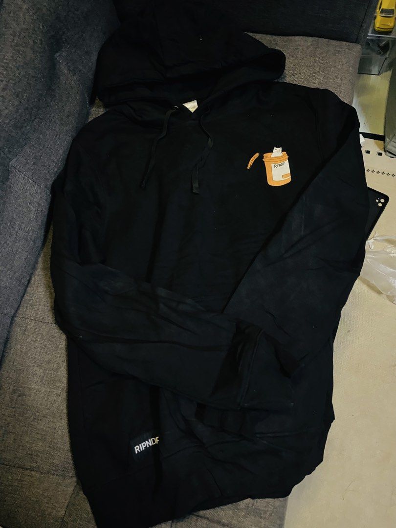 Rip and dip hoodie (Category: Activewear) located in Caloocan City. Submitted by luxurymurayta888 (Listing ID 1469471628, Image 1). Description: large.