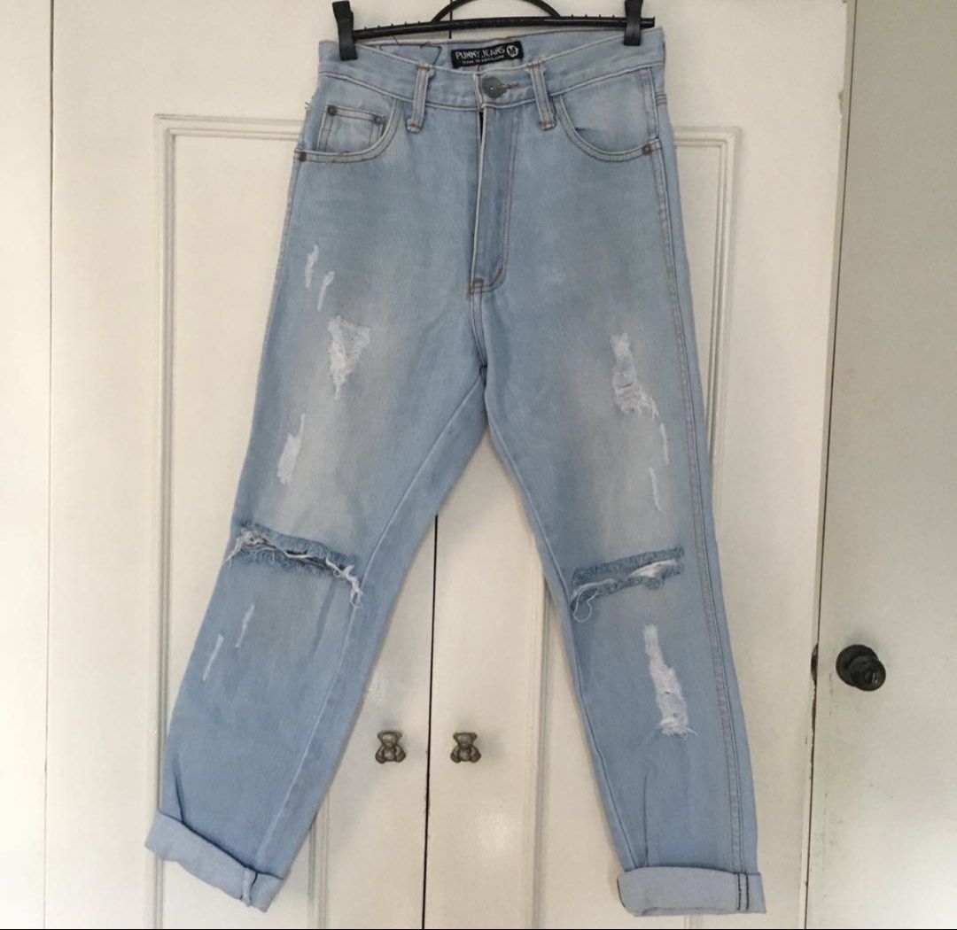 Ripped Jeans Pants (Category: Jeans) located in Quezon City. Submitted by jeydeegmr (Listing ID 1469465199, Image 1). Description: Sizing is M (fits 25-26) waist EU 34 Comfy to wear! One of my fave pair of jeans.
