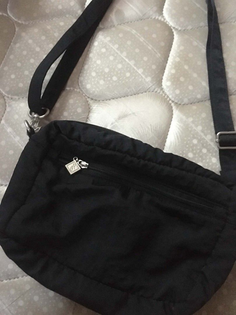 Roberta Gandolfi Crossbody/Shoulder Bag (Category: Shoulder Bags) located in Las Pinas. Submitted by fusionpurp (Listing ID 1469567654, Image 2). Description: Roberta Gandolfi Black Floral Quilted Nylon Crossbody Shoulder Bag.