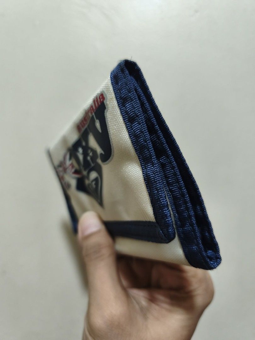 Roxy Australia Y2k Wallet (Category: Wallets & Card holders) located in Quezon City. Submitted by daisyuy1979 (Listing ID 1469507787, Image 3). Description: Unused without Box.