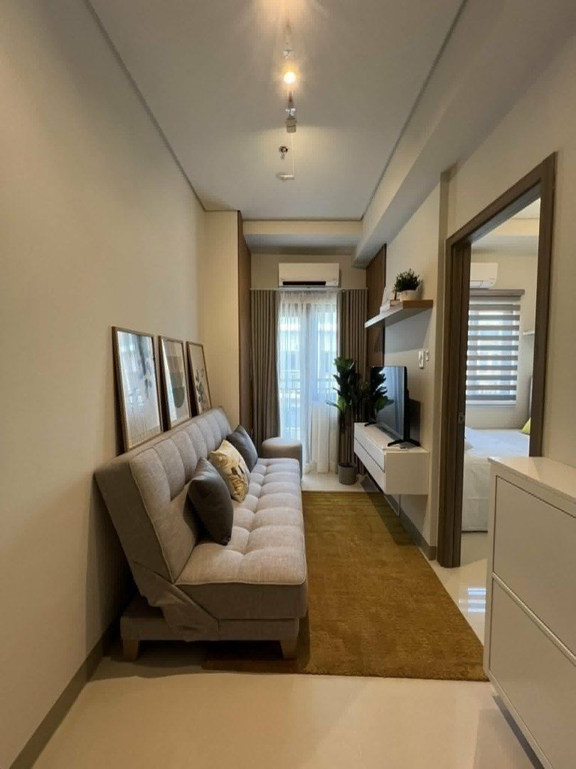 S RESIDENCES 1BR PASAY (Category: Apartments & Condos) located in Mandaluyong City. Submitted by preloved_byfraya (Listing ID 1469453533, Image 2). Description: S RESIDENCES 1BR TOWER 1 Pasay city unit B1 wing A 11th floor fully furnished 1 year lease 20k monthly 🙂 parking available: 6k add for client only🙏.