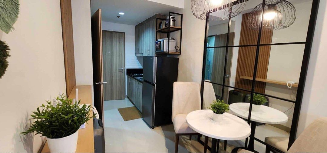 S RESIDENCES 1BR PASAY (Category: Apartments & Condos) located in Mandaluyong City. Submitted by preloved_byfraya (Listing ID 1469453533, Image 3). Description: S RESIDENCES 1BR TOWER 1 Pasay city unit B1 wing A 11th floor fully furnished 1 year lease 20k monthly 🙂 parking available: 6k add for client only🙏.