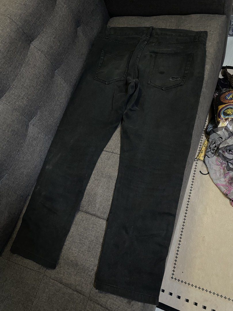 Saint lauren paris pants (Category: Luxury Apparel) located in Caloocan City. Submitted by luxurymurayta888 (Listing ID 1469472935, Image 3). Description: size 34.