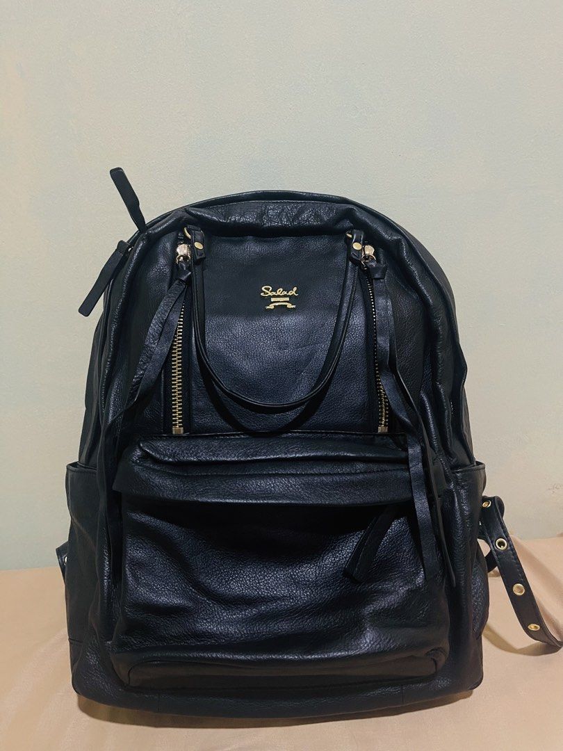 Salad Convertible Leather Backpack (Category: Backpacks) located in Manila. Submitted by rare_goldy (Listing ID 1469419744, Image 1). Description: —kasya laptop 14” —genuine leather -FREE SF.