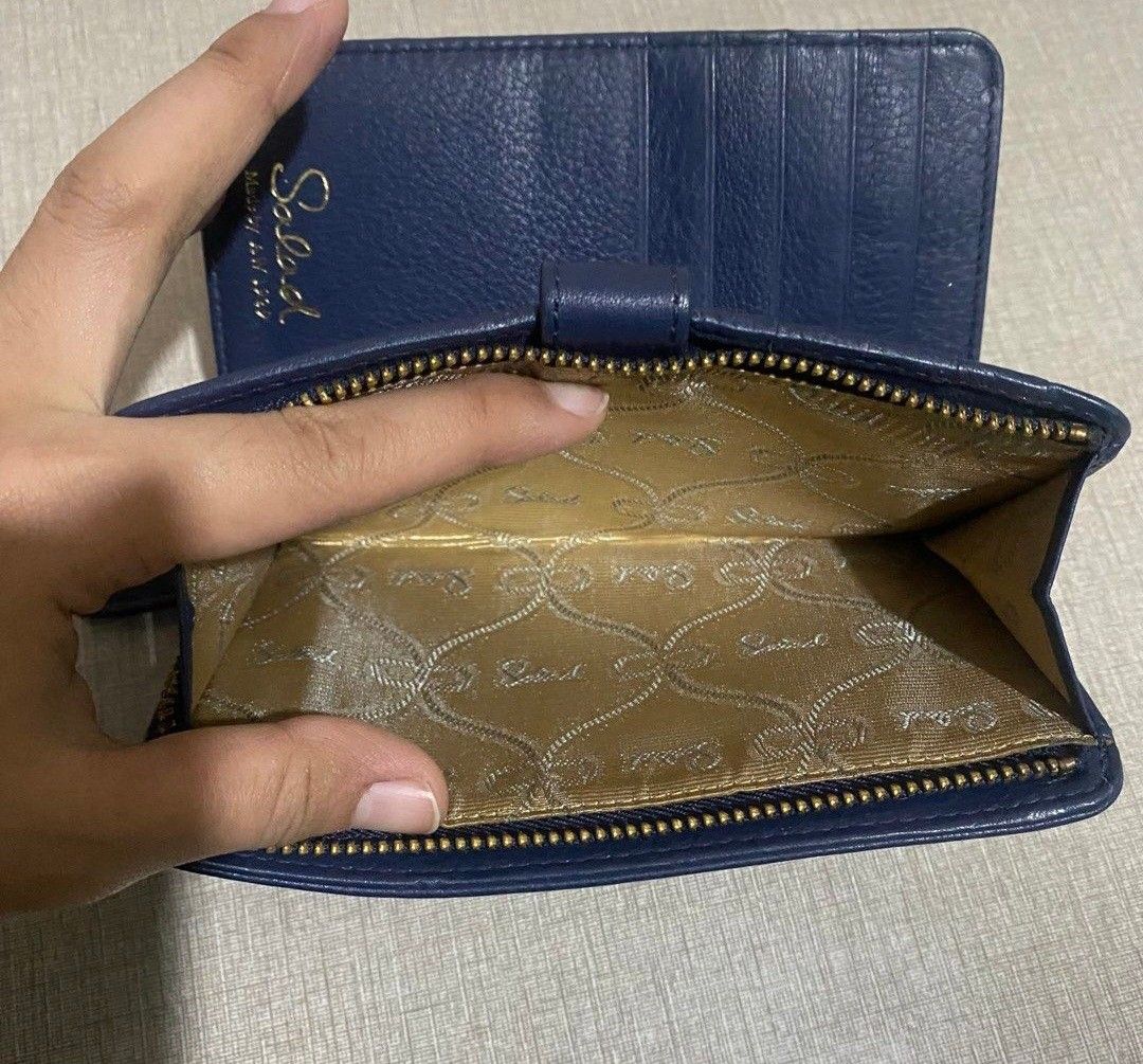 Salad Med Wallet (Category: Wallets & Card holders) located in Bacolod City. Submitted by jannine37 (Listing ID 1469477903, Image 2). Description: no issue excellent condition +sf.