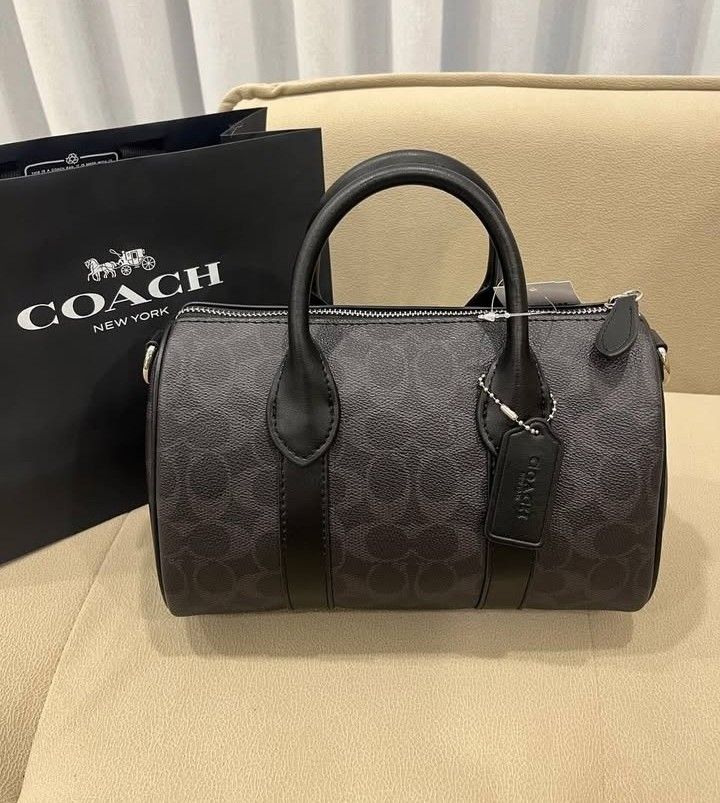 SALE COACH COMPASS 25 (Category: Sling Bags) located in Pasig City. Submitted by titalana2011991 (Listing ID 1469394341, Image 1). Description: BRANDNEW/ ORIGINAL COMPLETE INCLUSIONS ACTUAL PHOTO DELIVERY via LALAMOVE.