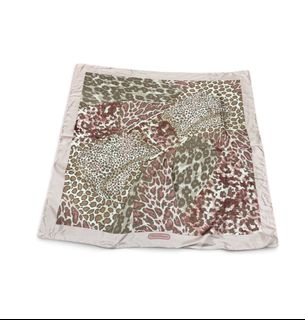 (Category: ) located in . Submitted by lux_thrift (Listing ID 1469444630, Image 1). Description: .