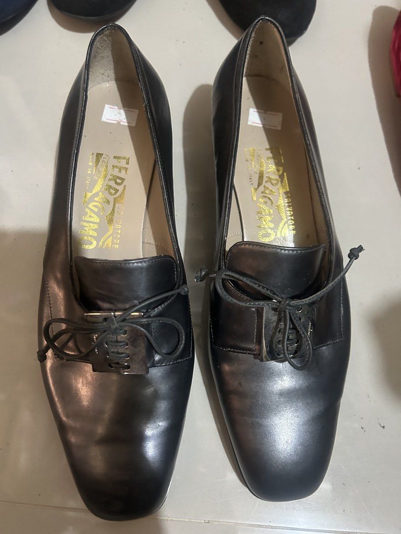 Salvatore Ferragamo size 7 (Category: Loafers) located in Cavite. Submitted by cecitrifthshop (Listing ID 1469419451, Image 1). Description: Salvatore Ferragamo loafers size 7 .
