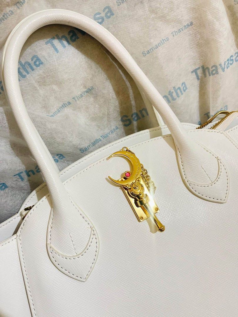 Samantha Vega Sailor Moon bag (Category: Tote Bags) located in Davao. Submitted by princesss_preloved (Listing ID 1469484564, Image 2). Description: Samantha Vega Sailor Moon bag in white Small size Guaranteed 💯 AUTHENTIC from Isetan Japan! This is a preloved item, aside from slight signs of use..there are no major or noticeable flaws. Interior lining is clean. No scruffs. Leather smells good still. Used only four times maybe less. Pls note that
