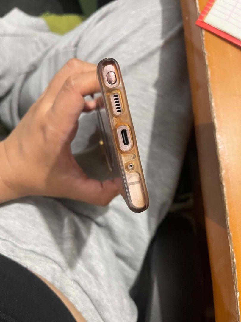 Samsung s20 note ultra (Category: Samsung) located in Manila. Submitted by shanaiah_bagro (Listing ID 1469430272, Image 3). Description: honest issue po is ung screen po is may line and black dot pero all working po sya and makinis din po ung likod, camera is very fine can zoom up to 48.9x ..