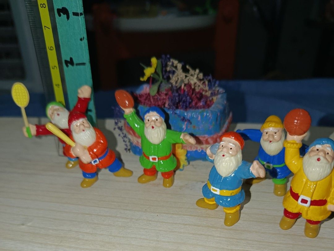Santa miniature dwarfs bundle 7pcs P120 (Category: Other Home Decor) located in Quezon City. Submitted by kristal68 (Listing ID 1469566300, Image 2). Description: mini vase is free.