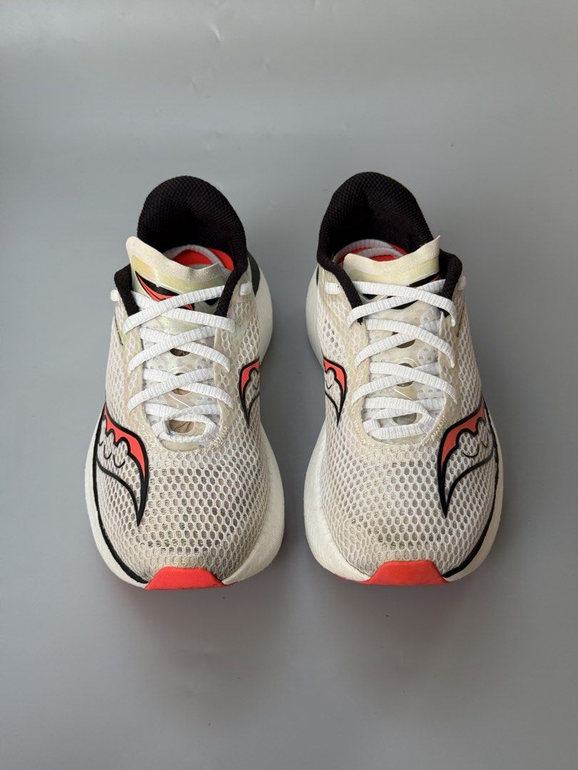 SAUCONY ENDORPHIN PRO 3 (Category: Sneakers) located in Legazpi City. Submitted by mr.solelution (Listing ID 1469494197, Image 3). Description: • SAUCONY ENDORPHIN PRO 3 ( women ) • SIZE: 7us / 38euro / 23.5cm • EXCELLENT CONDITION • SIGN OF USAGE, MINOR HEELDRAG LOCATION: LEGAZPI ALBAY BICOL 📍 PLUS SHIPPING FEE 💵.