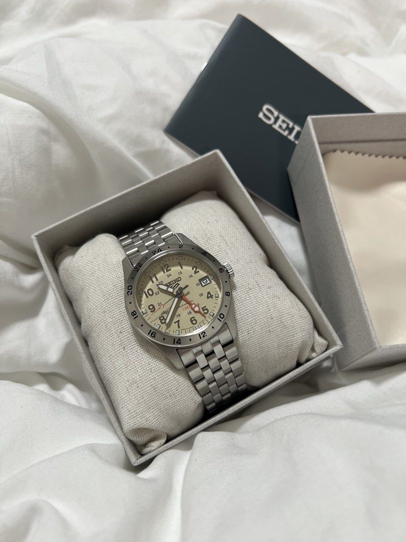 Seiko Desert Sand HBD002J (Category: Men's Watches) located in Batangas. Submitted by pjaev (Listing ID 1469531260, Image 2). Description: Model: Seiko Superior “Desert Sand” (HBD002J) Condition: Brand new, purchased at Yodobashi Camera Dial: Textured “Desert Sand” dial with clean, crisp markers. Origin: Made in Japan (JDM / Japan domestic market model)..