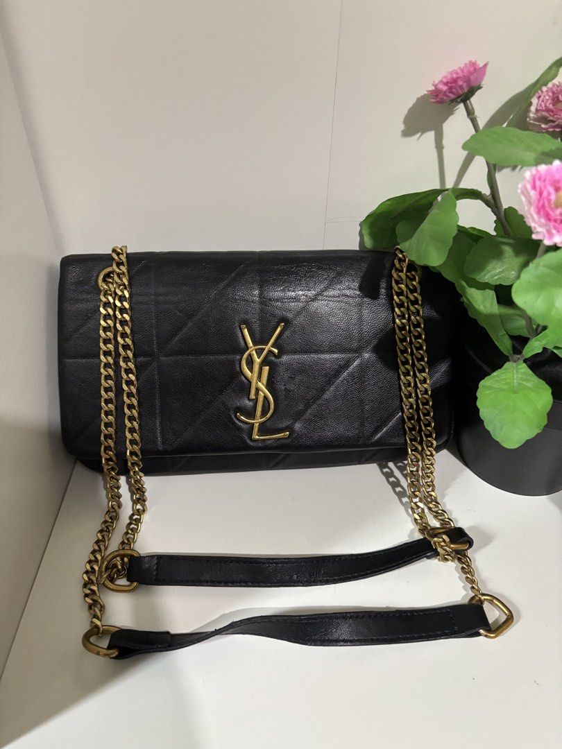 Selected bag bundle (Category: Shoulder Bags) located in Johor Bahru. Submitted by soulsol (Listing ID 1469408957, Image 1). Description: Bundle item Tapak ysl .