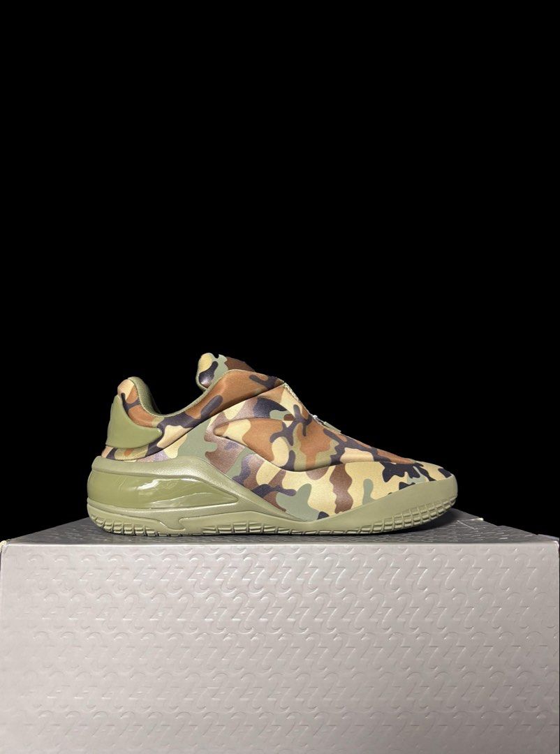 SHAI 001 'Echo' (Category: Sneakers) located in Makati City. Submitted by royalkicks.mnl (Listing ID 1469538846, Image 1). Description: 001 'Echo' 9.5 US ₱6,495 Used 1x / Complete.
