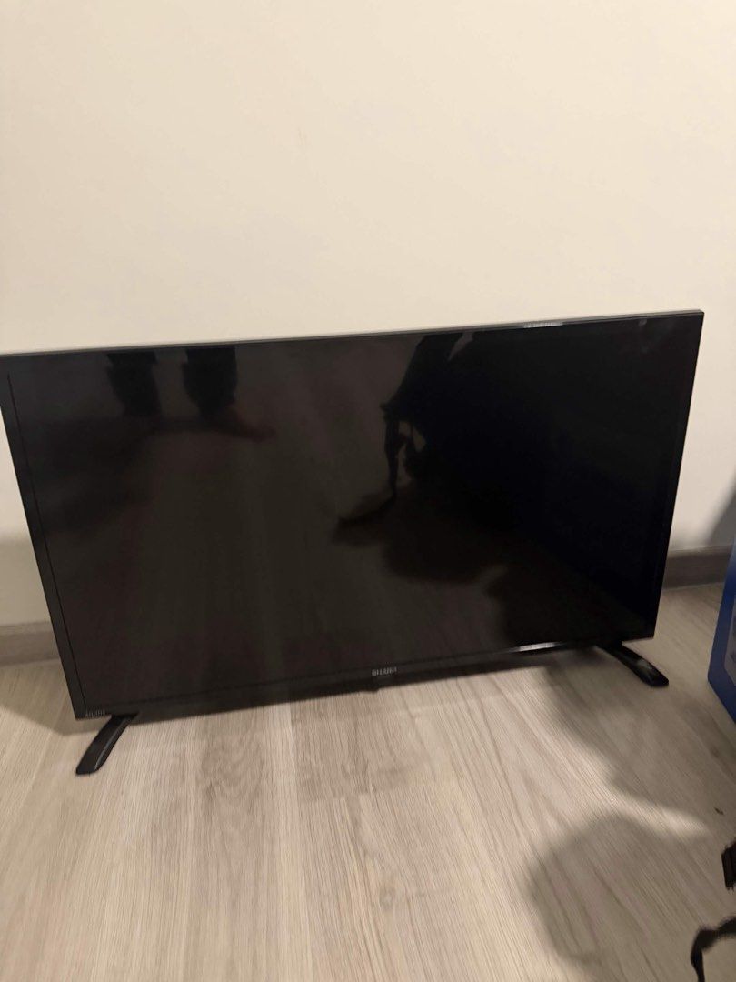 Sharp TV (Category: TV) located in Singapore. Submitted by lifeu_ (Listing ID 1469498373, Image 1). Description: 32 inch sharp tv collection at 760117 price negotiable for fast deals .